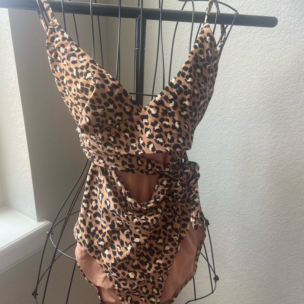 Aerie Leopard Wrap One Piece Swimsuit - Picture 3 of 4